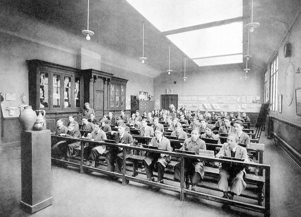 Chambre de Commerce de Paris - Ecole Commerciale, 39 Avenue Trudaine. 1938-1939. 
