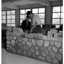 Ecole nationale d'enseignement technique de Montluçon : les maçons, atelier du sous-sol