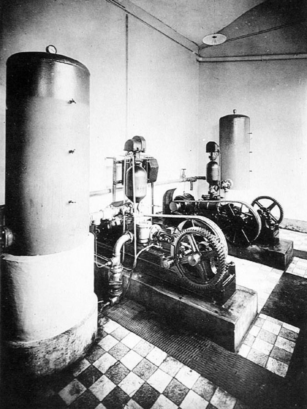 Ecole Nationale Professionnelle Jean Dupuy - Tarbes. 1928-1929. Industrie-Commerce-Hôtellerie.
