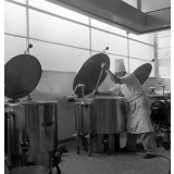 Cité internationale universitaire de Paris, boulevard Jourdan : cuisine du restaurant de la maison internationale
