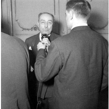 I.P.N. : conversation au micro avec le comte de Paris.