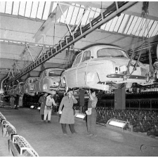 Régie Renault : la chaîne de montage des Dauphines