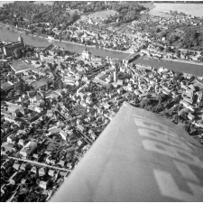 Voyage scolaire de fin d'année : Classe de garçons de Corbeil : Le Havre : Survol en avion