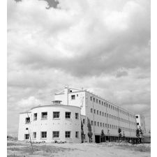 Ecole nationale d'enseignement technique de Montluçon : vue extérieure de la cuisine en rotonde