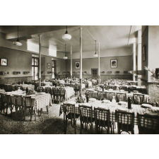 Lycée Henri IV - 23, rue Clovis, Paris (Ve) - Une Salle à Manger.