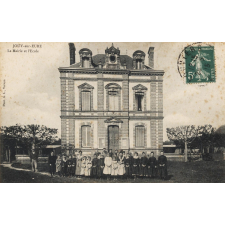 Jouy-sur-Eure - La Mairie et l'Ecole.