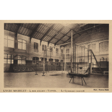 Lycée Michelet - 5, rue Jullien - Vanves - Le Gymnase couvert.