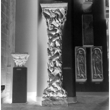 Musée des monuments français, Palais de Chaillot : trumeau de l'ancien portail de l'église de Souillac (Lot)