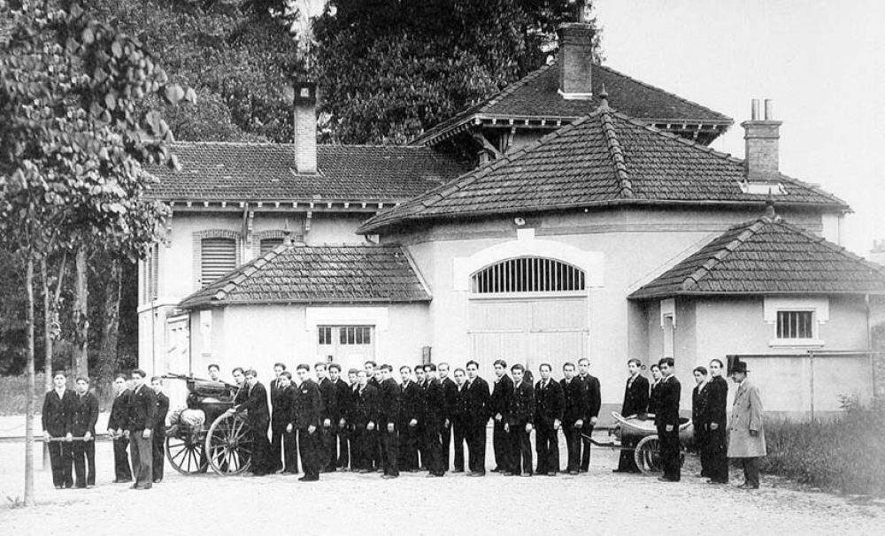 Ecole Nationale Professionnelle - Voiron. (Isère). 1931-1938.