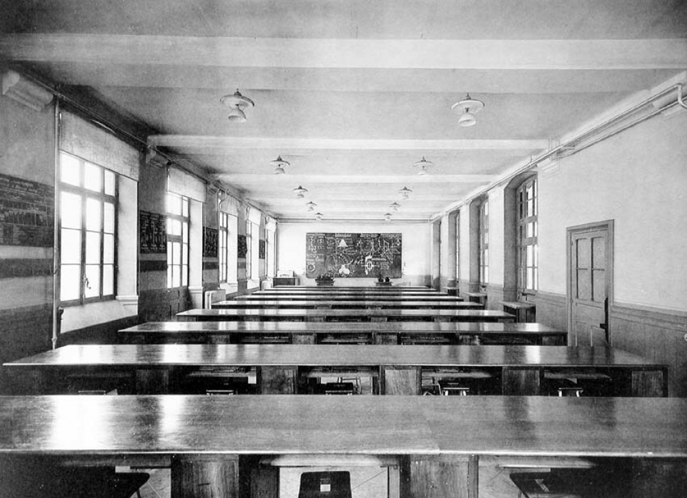 Ecole Nationale Professionnelle - Voiron. (Isère). 1931-1938.