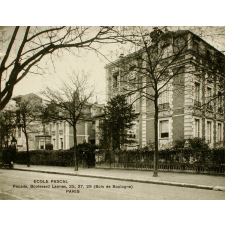 Ecole Pascal - Façade, Boulevard Lannes, 25, 27, 29, (Bois de Boulogne) - Paris.