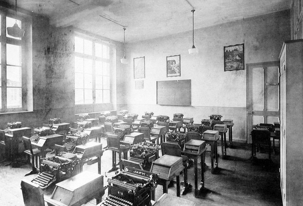 Ecole Pratique de Commerce, d'Industrie et de Mécaniciens de Marine de Boulogne-Sur-Mer. 