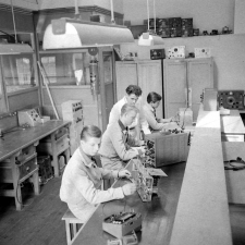 Centre d'instruction et de perfectionnement d'Air France : Montage radio