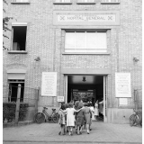 Coopératives scolaires : école primaire d'Argenteuil, visite à une amie malade