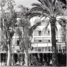 Sanatorium des étudiantes : Vence : Façade sud : Vue du jardin