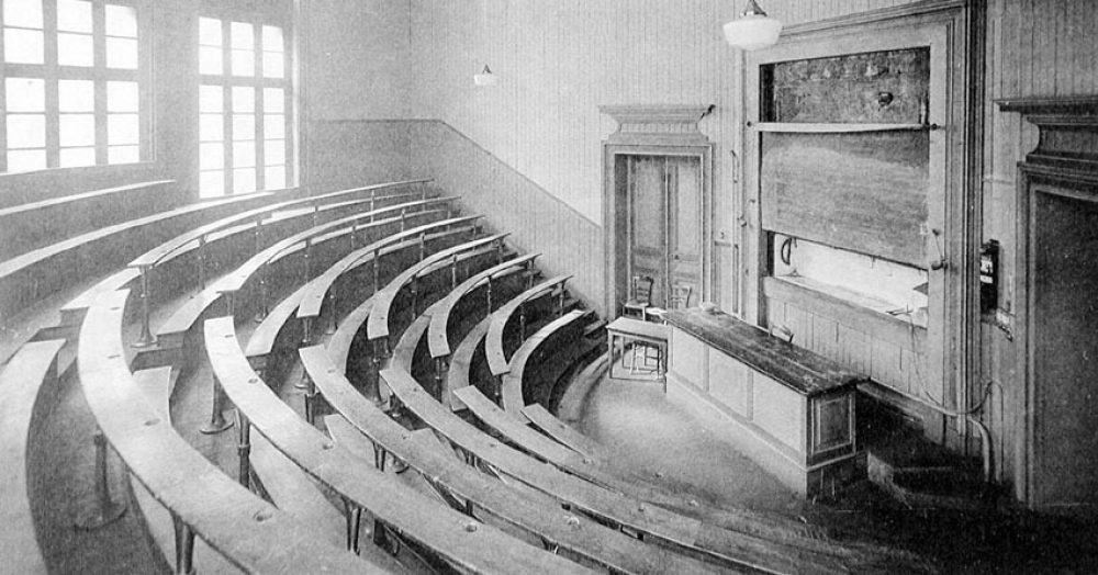 Chambre de Commerce de Paris - Ecole Commerciale, 39 Avenue Trudaine. 1938-1939. 