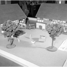 I.P.N. : exposition, Coopératives scolaires : travaux d'élèves.