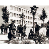 Ecole nationale d'enseignement technique de Montluçon : cour de récréation