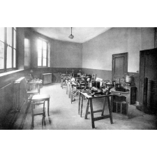 Ecole Primaire Supérieure et Ecole Prartique de Commerce et d'Industrie. Sens (Yonne).
