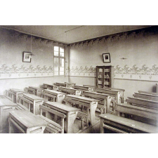 Ecole Primaire Supérieure de Jeunes Filles. Hirson 1929-1930.