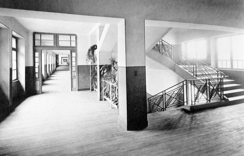 Collège Episcopal Saint-Augustin. Bitche (Moselle). 1933-1934.