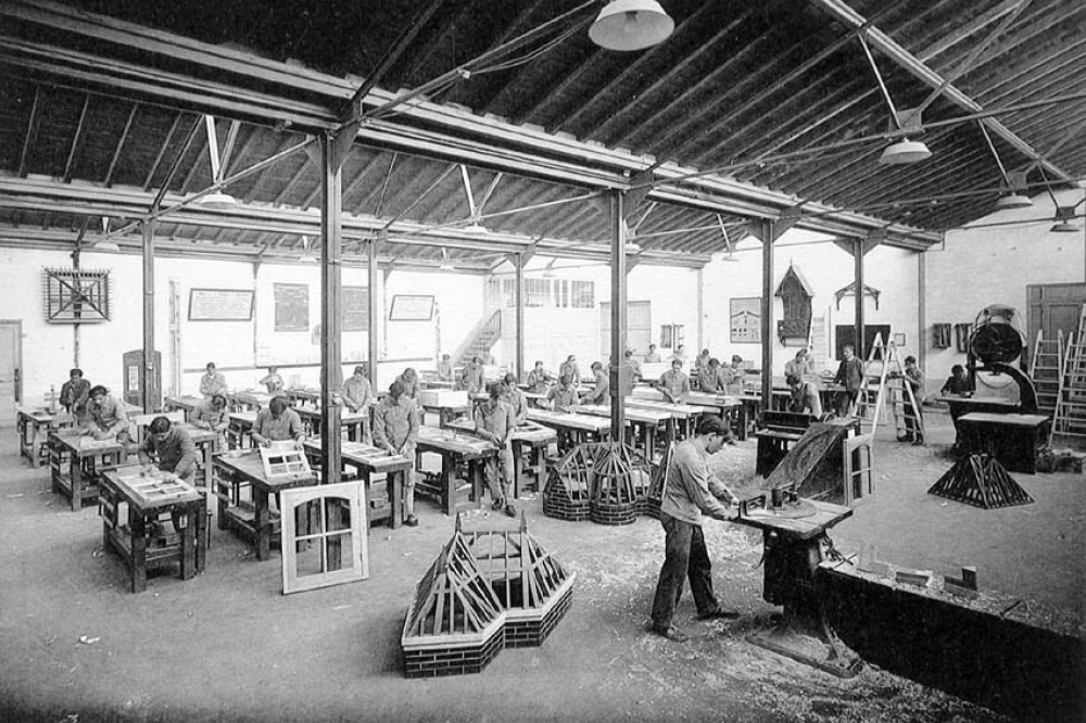 Ecole Pratique d'Industrie et d'Artisanat Rural - Gourdan-Polignan. (Haute-Garonne) - Juin 1935. 