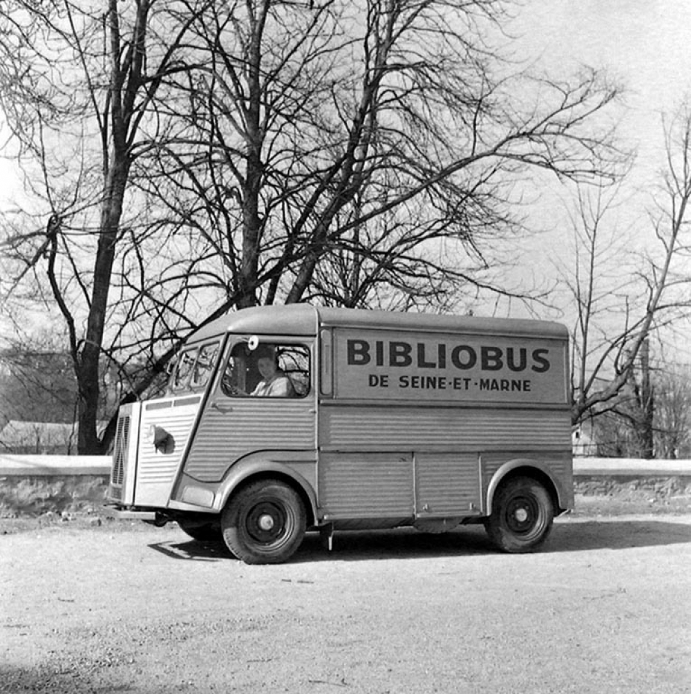 Camion du bibliobus de Seine-et-Marne