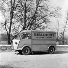 Camion du bibliobus de Seine-et-Marne