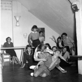Lycée-pilote de Sèvres, Cours d'Art dramatique de Mlle Dienesh. Mime : Jason piqué par une vipère.