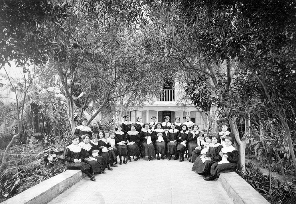 Institution des Dames Africaines - St Pierre. Oran (1912). (Algérie).