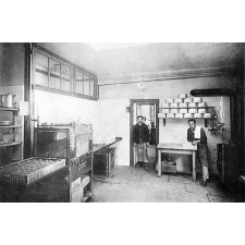 Ecole Nationale Professionnelle Jean Dupuy - Tarbes. 1928-1929. Industrie-Commerce-Hôtellerie.