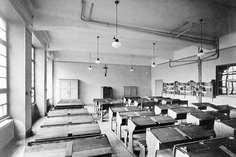 Collège Episcopal Saint-Augustin. Bitche (Moselle). 1933-1934.