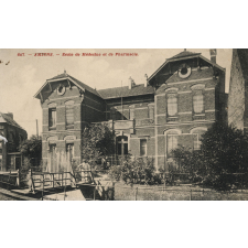 647 - Amiens - Ecole de Médecine et de Pharmacie.