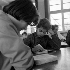 Lycée de Montgeron, la bibliothèque : la lecture.