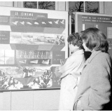 Enseignement audiovisuel : panneau explicatif. Les avantages du cinéma.