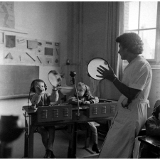 Centre d'éducation des malentendants : Rééducation