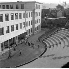 Lycée de Sèvres, bâtiment principal