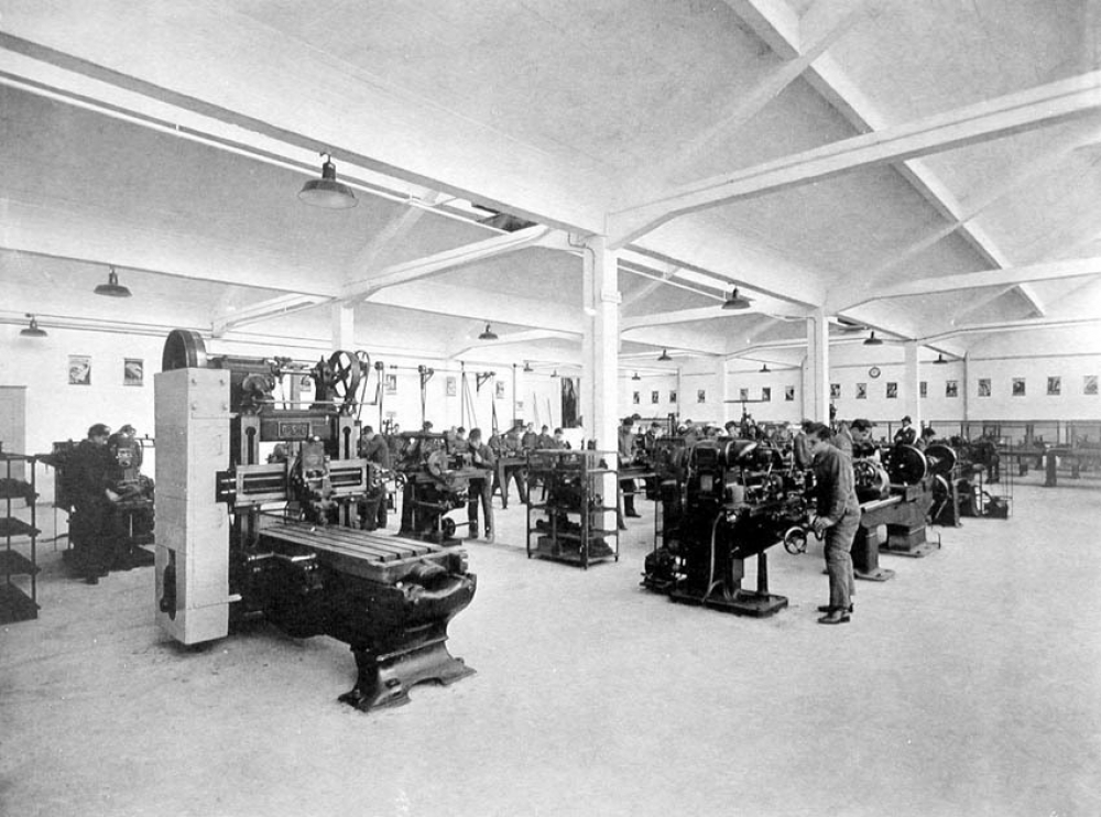 École Pratique d'Industrie D'Auxerre. 1936-1937.