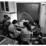 Institut départemental des Aveugles de la Seine (Ecole Braille).
 L'enseignement destiné aux aveugles. Les élèves utilisent des bandes sonores.