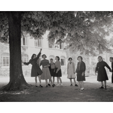 Lycée de jeunes filles de Saint-Germain-en-Laye : récréation