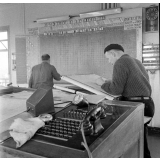 Gare de triage. Le poste de commande des aiguillages. 