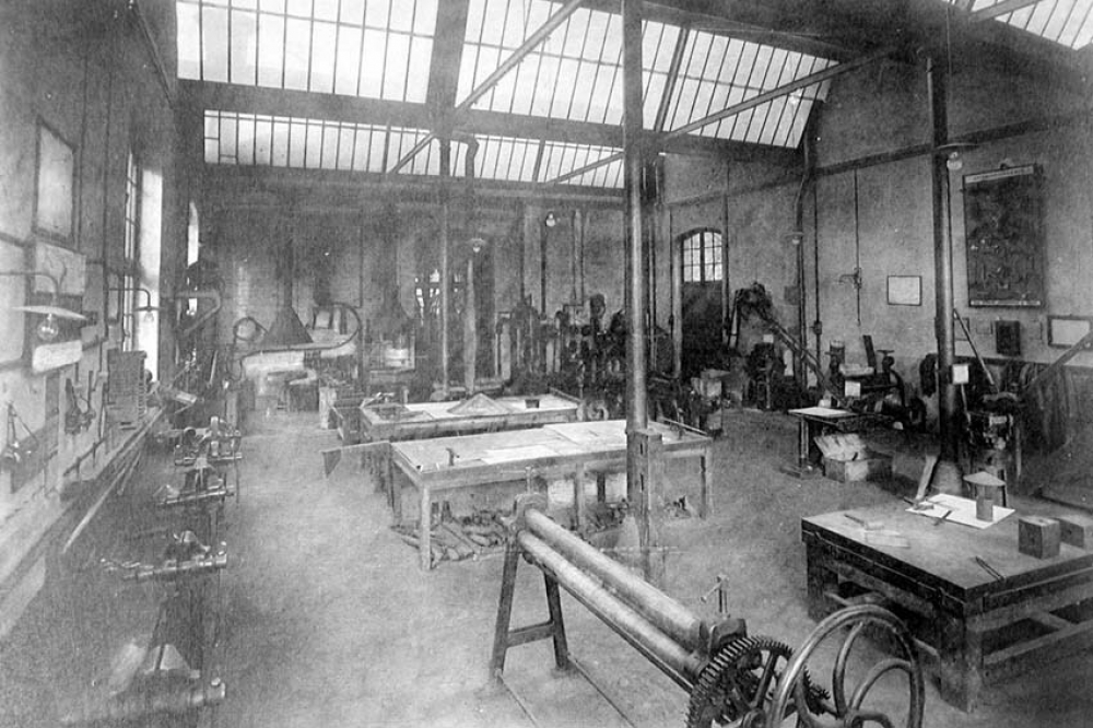 Ecole Nationale Professionnelle Henri Brisson - Vierzon. (Cher). 1933-1934.