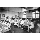 École Rachel - Fondation Léonard Rosenthal. Écoles d'Enseignement Technique gratuites - Section Féminine, 8 Rue Quinault - Paris.