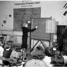 Enseignement musical, cours de Mme Cory : l'apprentissage du solfège.