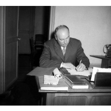 Luzarches (S. & O.) : inspecteur