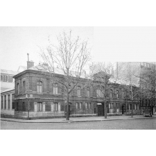 Chambre de Commerce de Paris - Ecole Commerciale, 39 Avenue Trudaine. 1938-1939.