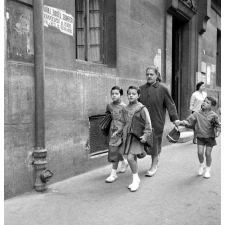 Rentrée scolaire : Arrivée devant l'école