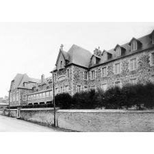 Institution Ste-Jeanne d'Arc, Lannion (Côte d'Armor). 1939-1940.