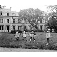 Lycée de jeunes filles de Fontainebleau : la classe enfantine