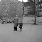 Rentrée scolaire : l'école maternelle de la rue Lamarck. Les élèves dans la cour.